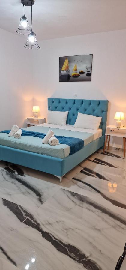 Joseph Apartment *